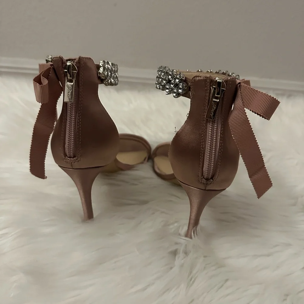 Jewel Badgley Mischka Women’s Debra Satin Dress Heels - Size [8] - Picture 6 of 10